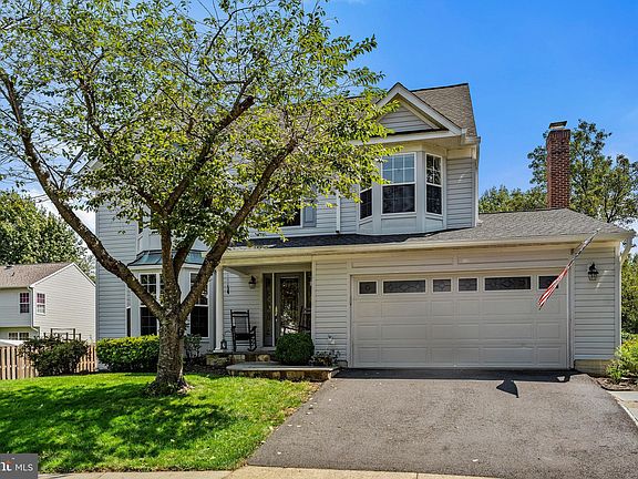 4th image of 207 Ashford Ct NE