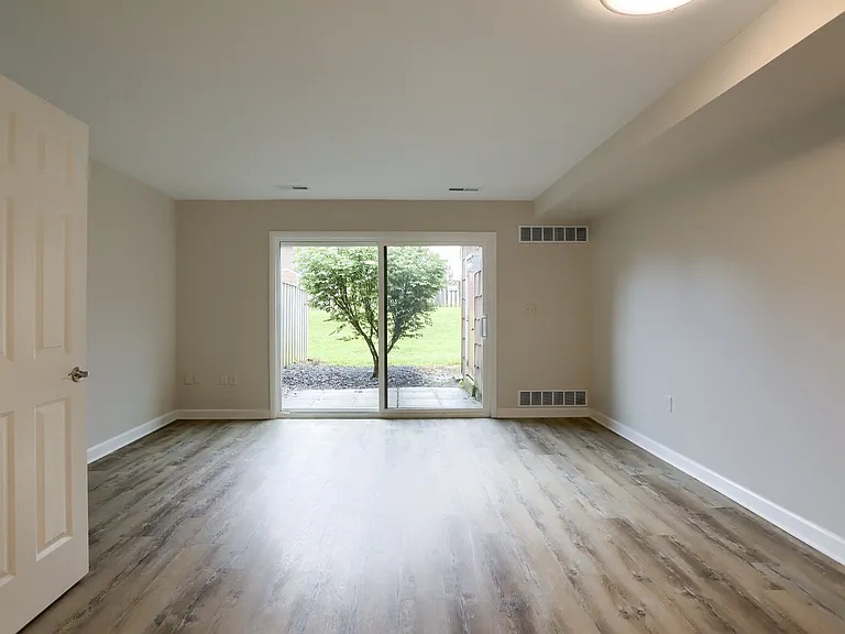Briarcrest Gardens Apartments & Townhomes — Photo 53
