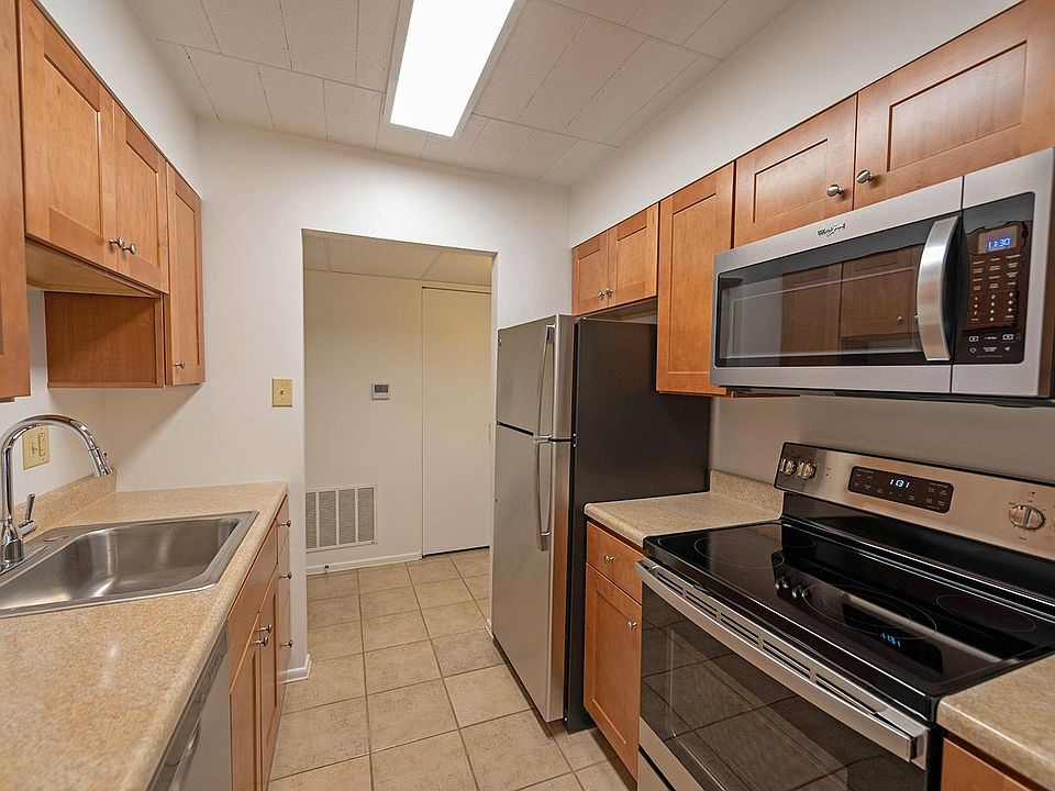 Durham Court Apartments, Buildings A,B and C 9500 Babcock Blvd