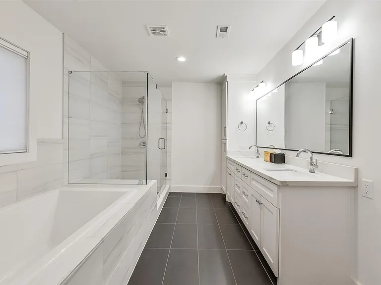 910 Algregg St — Photo 36