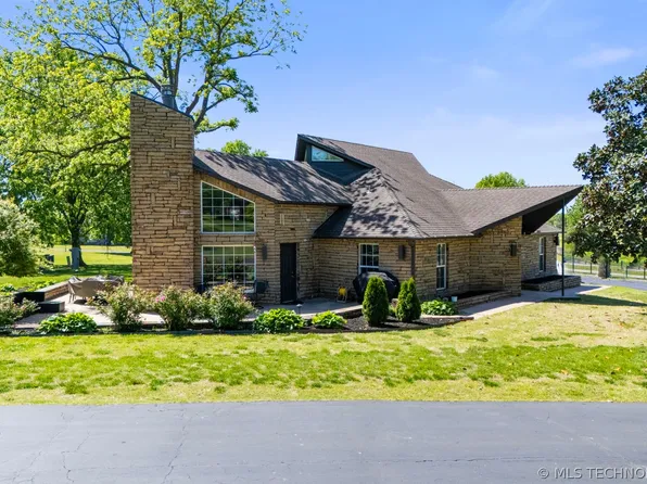 56901 E Walnut Dr, Afton, OK 74331