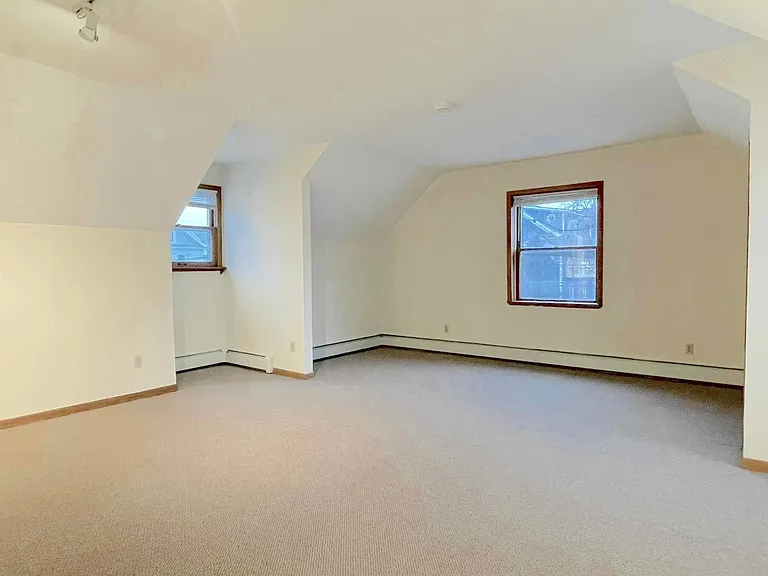 2112 Pillsbury — Photo 4