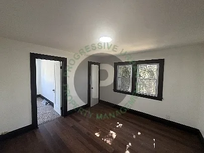 11201 Revere Avenue - Upstairs — Photo 3