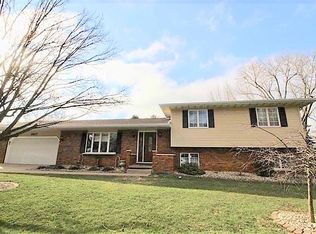 2617 Mayflower Dr, Pekin, IL