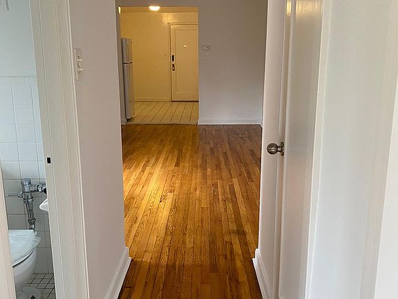 3rd image of 8246 135th St