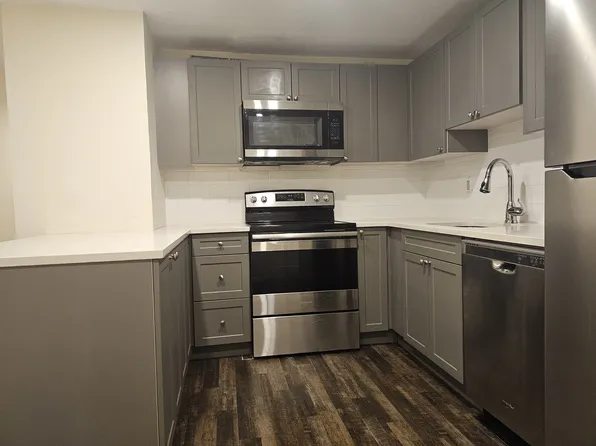 100 Pemberton St, Dracut, MA 01826