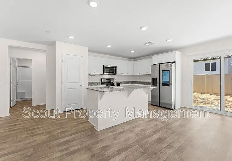 28841 Cutlass St — Photo 6