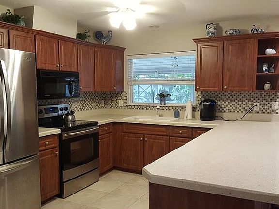 4th image of 115 Sweetbriar Br