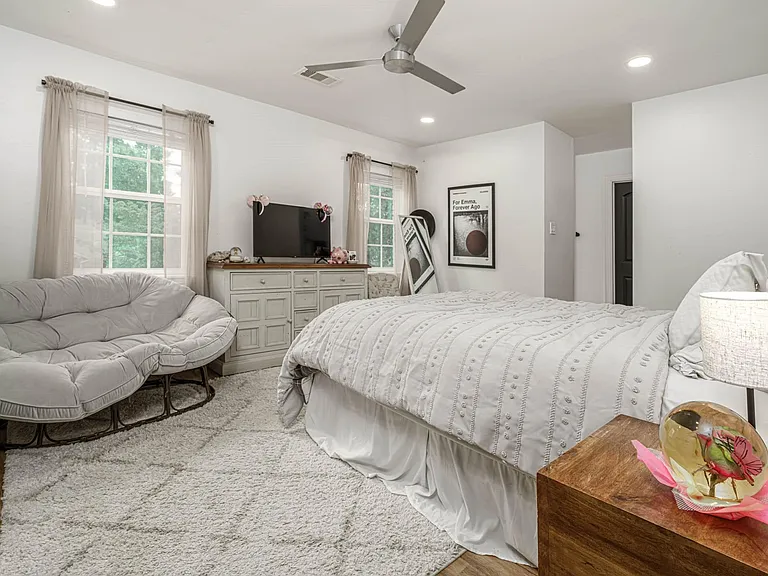 715 Thistlewood Dr — Photo 31