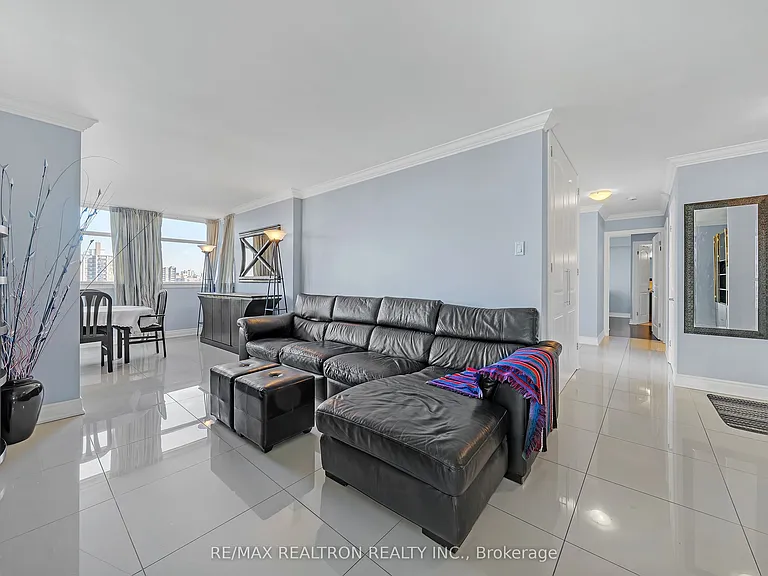 100 Antibes Dr #607 — Photo 5