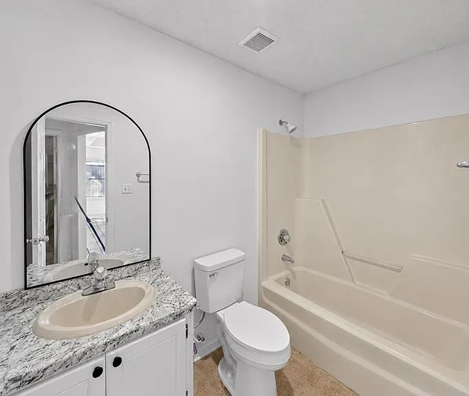 413 Georgetown Cir — Photo 17