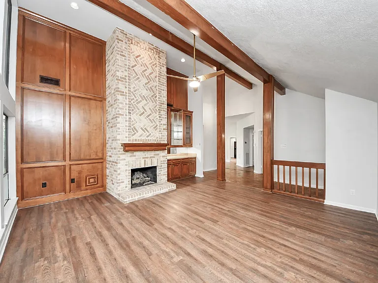 1023 Oyster Bay Dr — Photo 9
