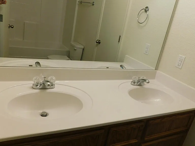 1519 Justin Loop #A — Photo 16