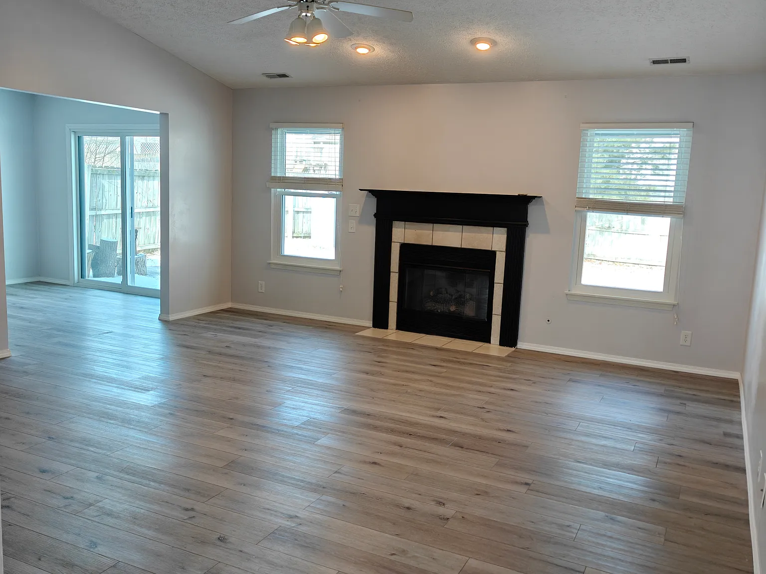 3 bed, 1404 sqft, $1,650 — Photo 3
