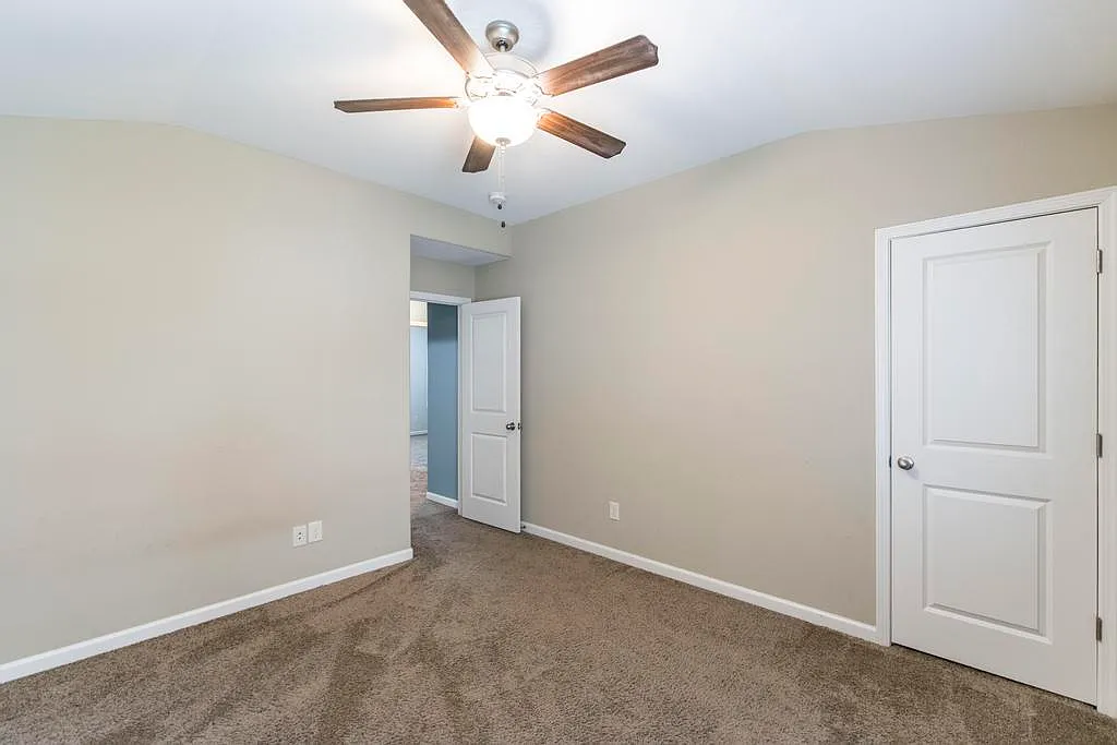 107 Pocono Court - 1 — Photo 4