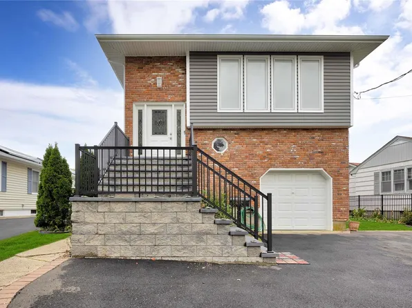 20 Terrace View Road, Farmingdale, NY 11735