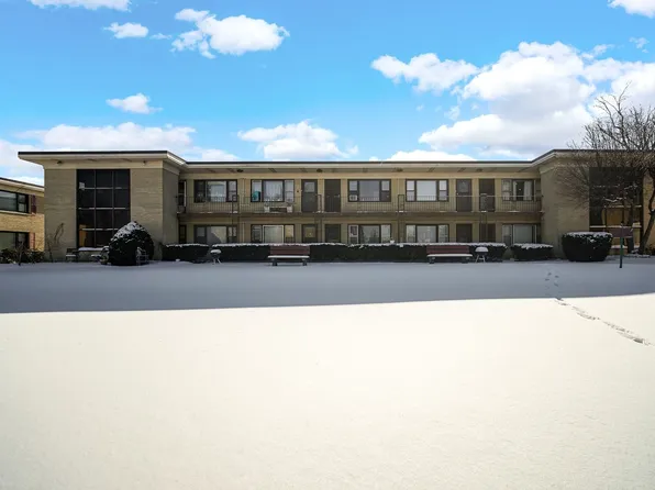 12 King Arthur Ct APT 11, Northlake, IL 60164