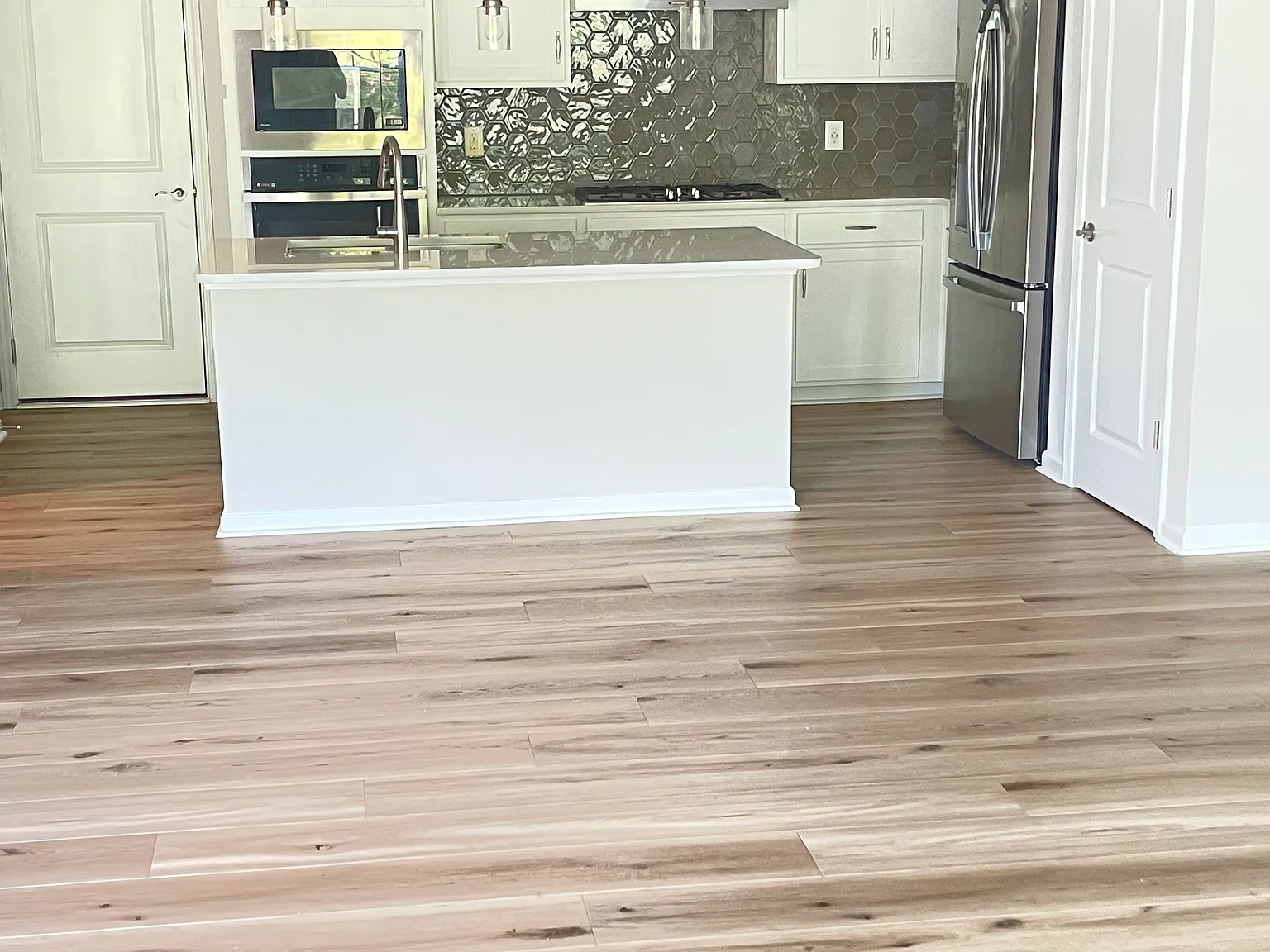 3 bed, 2.5 bath, 1720 sqft, $2,175 — Photo 4