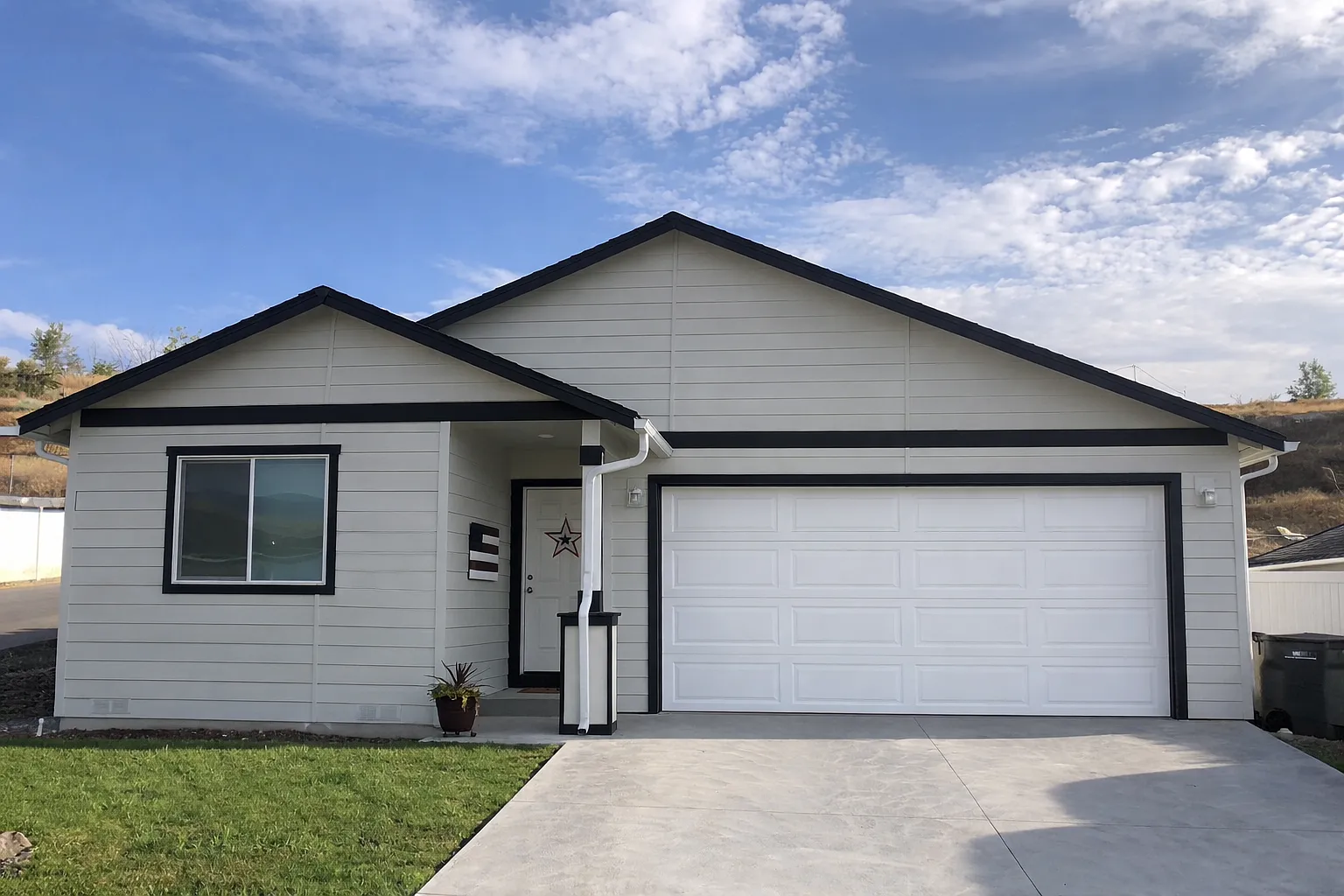 3 bed, 1283 sqft, $2,750 — Photo 1