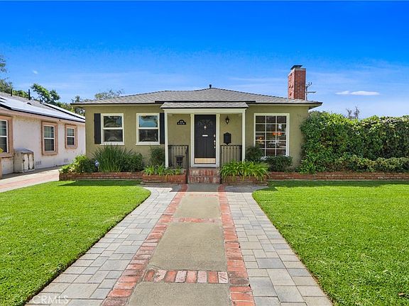3rd image of 808 W 33rd Way