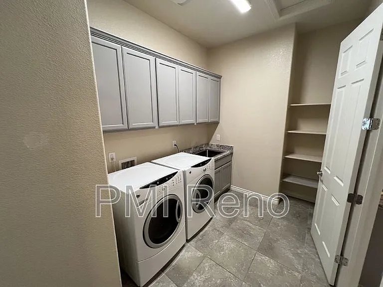8378 Simsbury Dr — Photo 25
