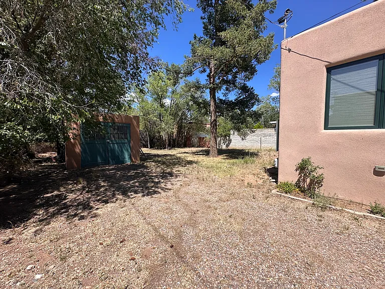 229 E Coronado Rd — Photo 24
