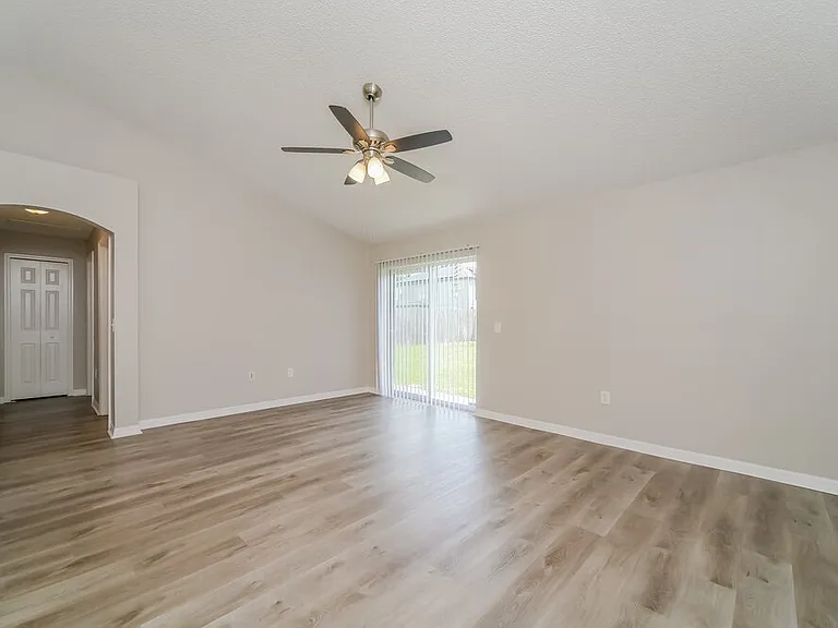 5537 Willow Bend Trl — Photo 4