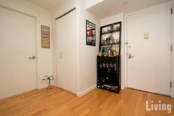 Sold by Living New York | media 7