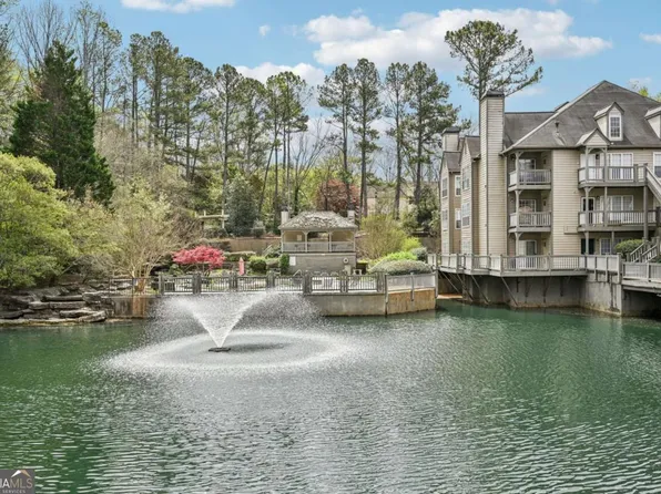 1006 Mill Pond Dr SE, Smyrna, GA 30082