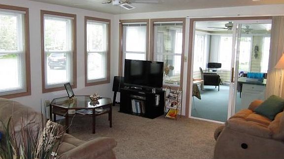 Living room and 4-season room