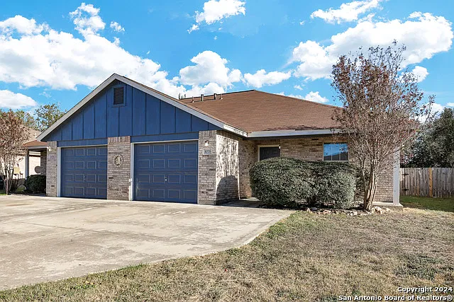 1076 Misty Acres Dr