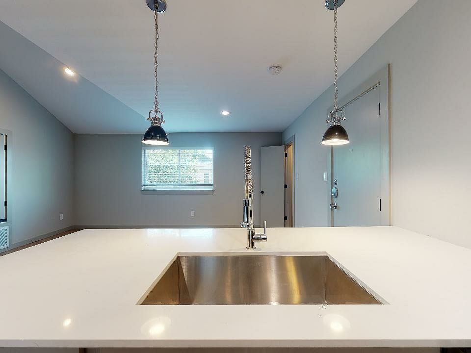 1st image of 5018 San Jacinto St #103