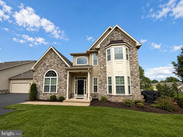 124 Thornhill Ln, Newtown, PA 18940