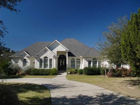 1st image of 300 N Weston Ln