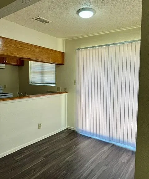 3005B Parker Ln #B — Photo 5
