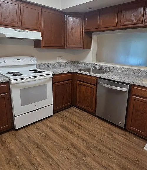 9654 Hastings Dr — Photo 5
