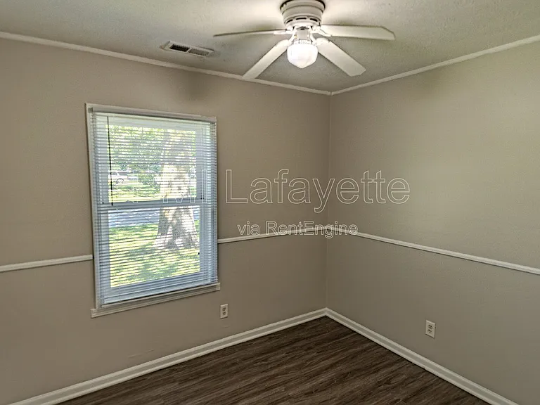 821 Julia Ln — Photo 11