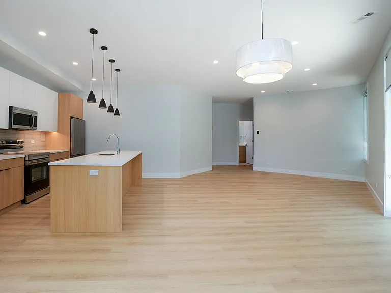 KDG Irving Park LLC — Photo 18