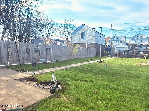 2nd image of 1140 Poplar St