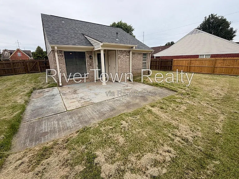 10570 Pecan View Dr — Photo 22