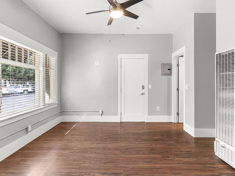 138 Elm Avenue — Photo 4