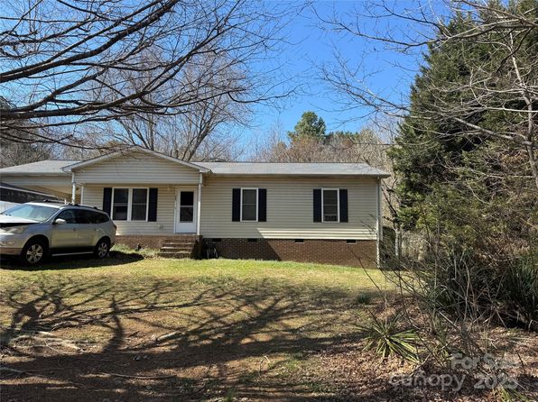 303 Ellenwood Dr, Albemarle, NC 28001