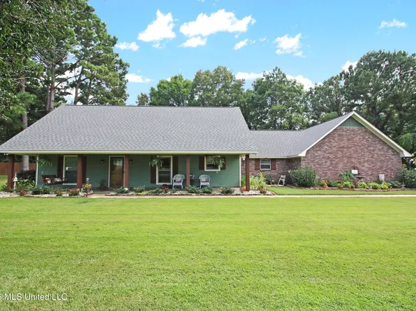 101 Pinehaven Pl, Clinton, MS 39056
