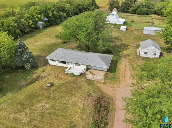 27555 State Highway 11, Harrisburg, SD 57032