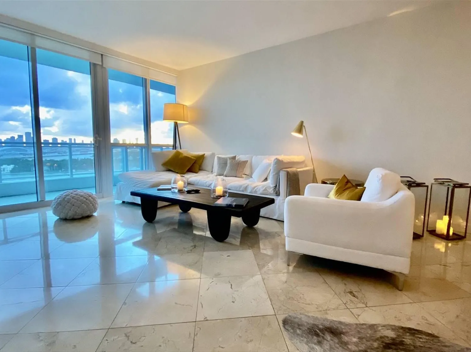 2 bed, 2.0 bath, 1252 sqft, $9,000 — Photo 3