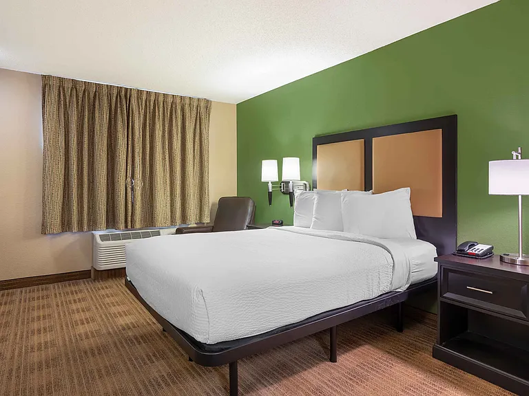 Studio Suite - 1 Queen Bed