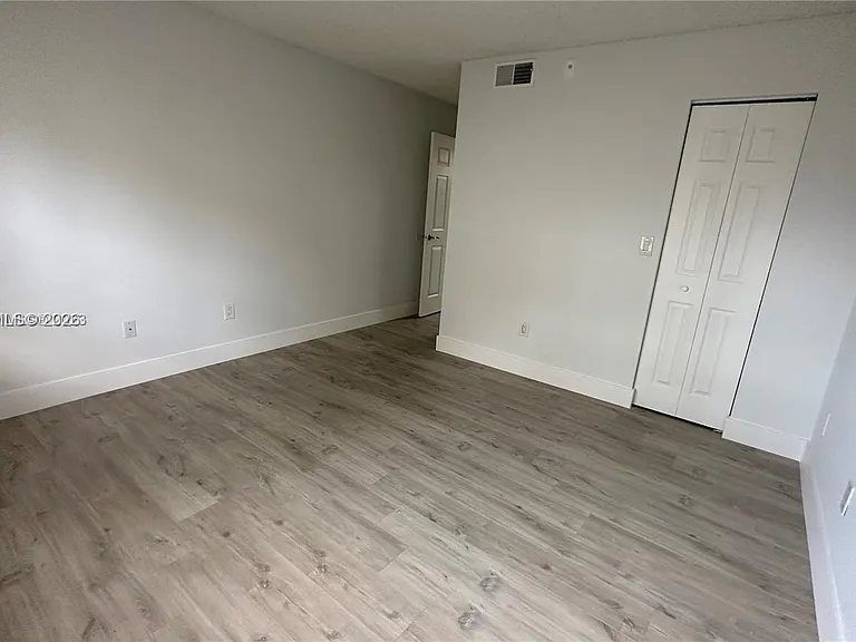 1243 SW 46th Ave #1111 — Photo 18