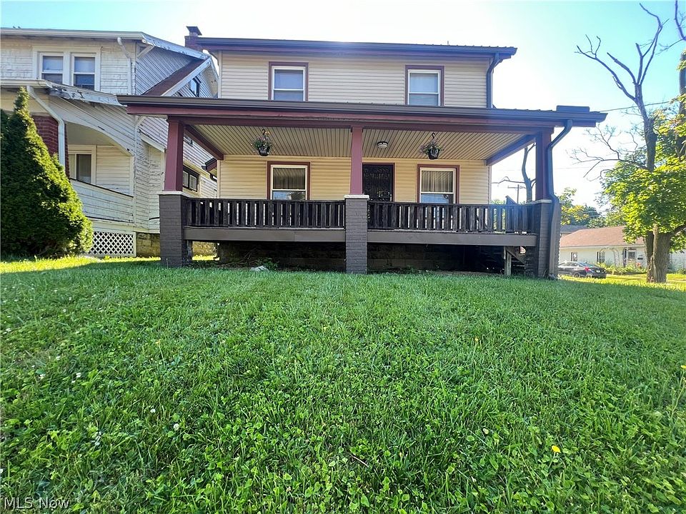 1st image of 403 N Saint Clair St