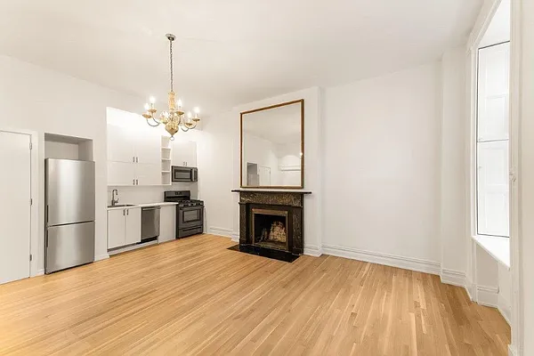 Rented by Christie's International Real Estate Group, LLC | media 6