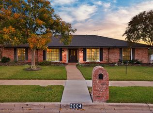 2804 Wood Wind Dr, Pantego, TX 76013